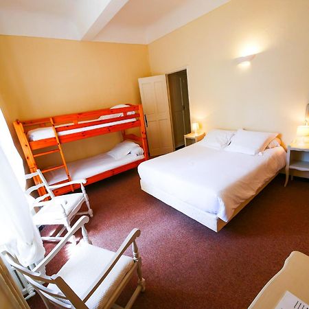 Auberge De La Tour โอปส์ ภายนอก รูปภาพ