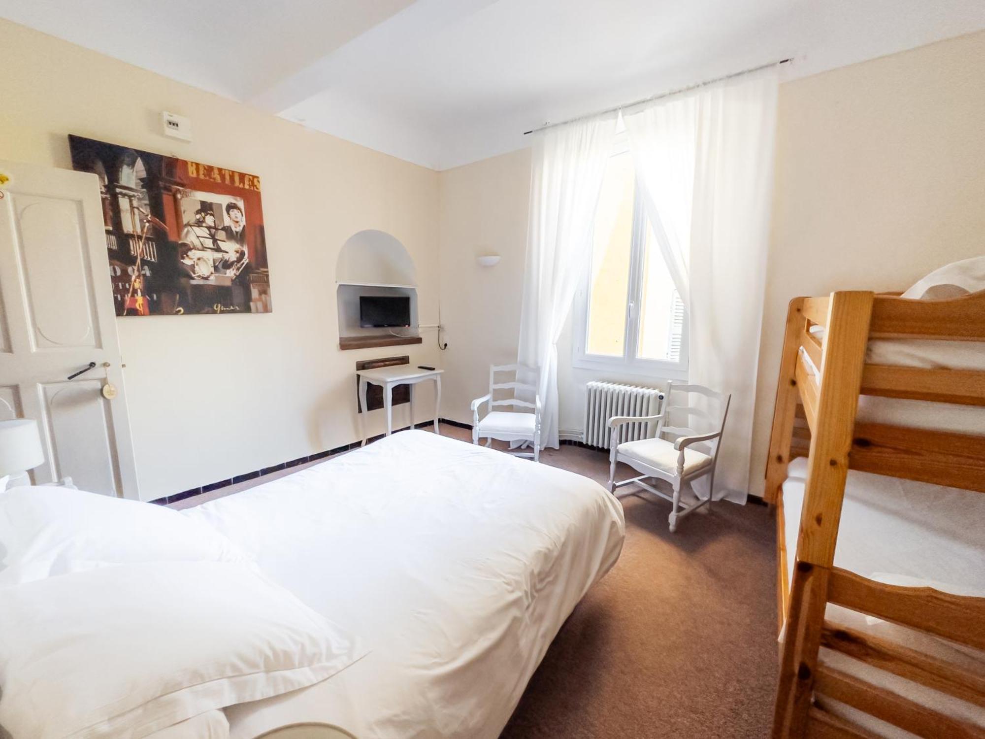 Auberge De La Tour โอปส์ ภายนอก รูปภาพ