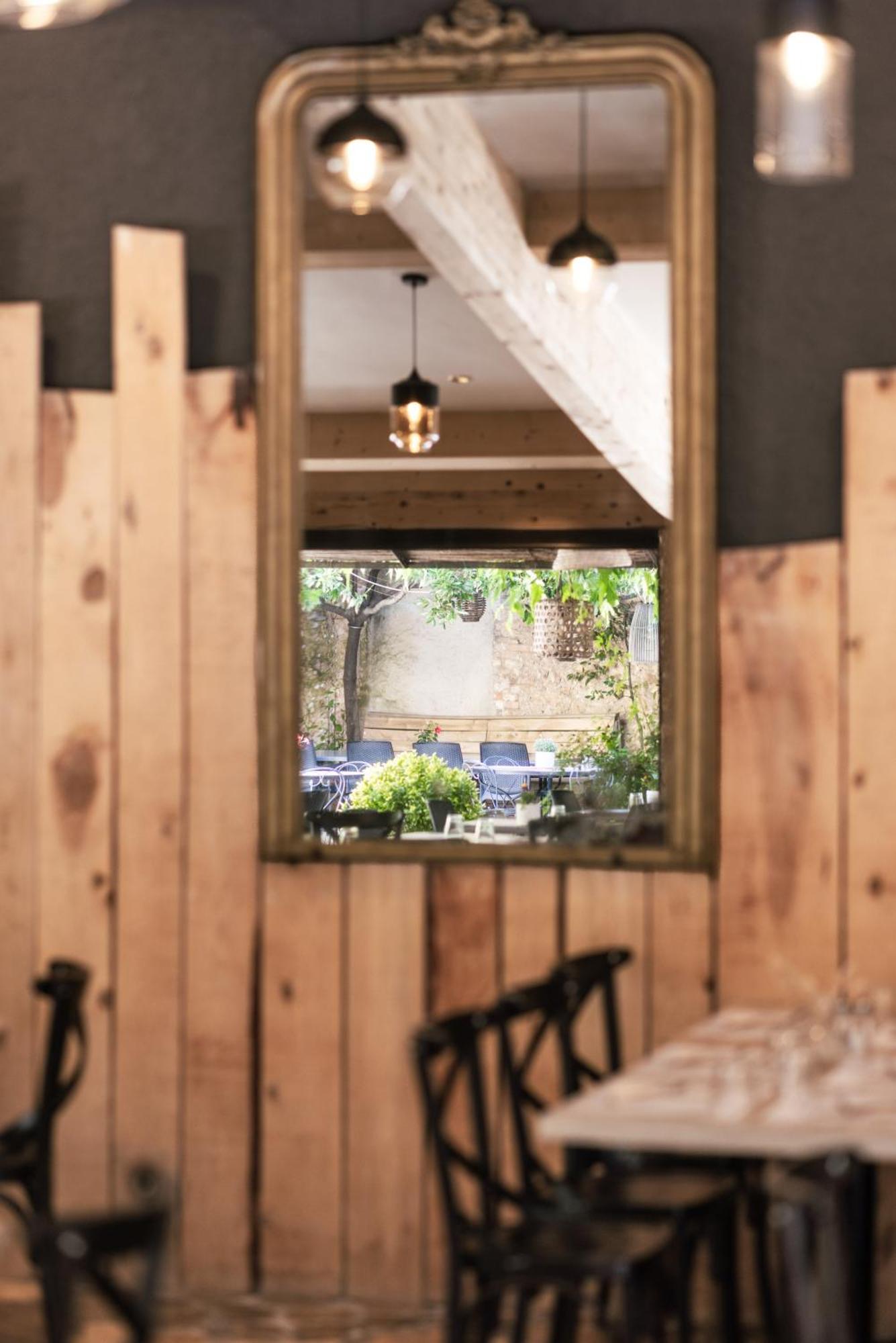 Auberge De La Tour โอปส์ ภายนอก รูปภาพ