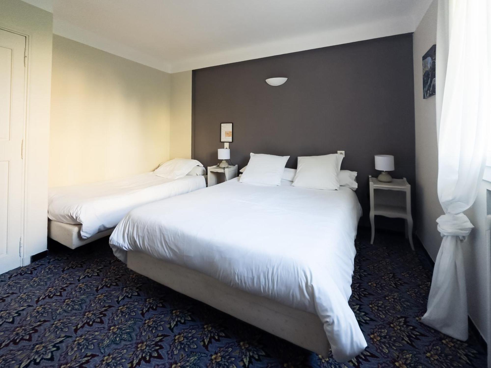 Auberge De La Tour โอปส์ ภายนอก รูปภาพ